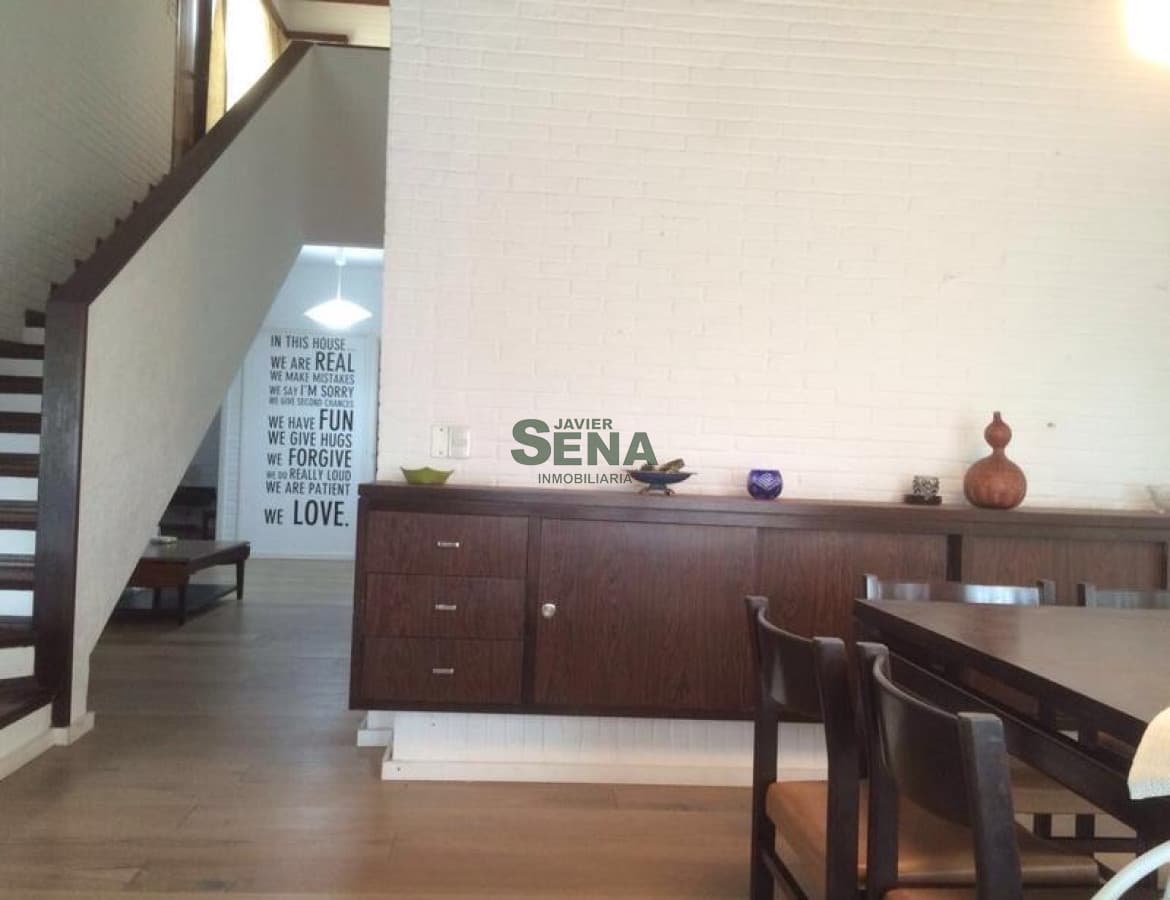 Venta y alquiler de casa en la Mansa, 4 dormitorios, 4 baños, cerca del mar.