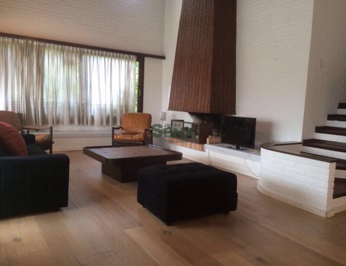 Venta y alquiler de casa en la Mansa, 4 dormitorios, 4 baños, cerca del mar.