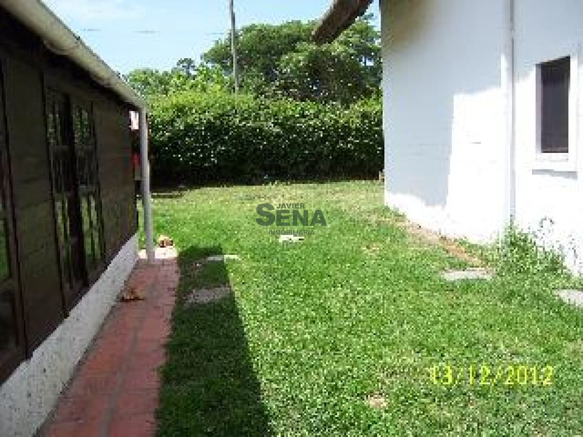 Venta de casa en PINARES, 3 dormitorios, 2 baños. cerca del mar