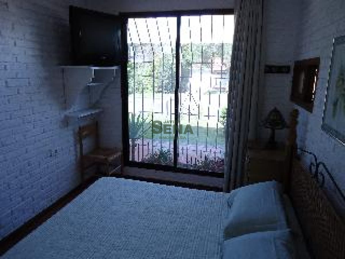 Venta y Alquiler en la Mansa, 3 dormitorios, 4 baños, cerca del mar.