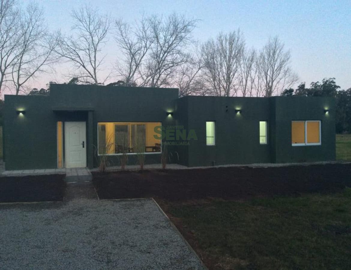 Venta de casa en Punta Ballena, 3 dormitorios, 2 baños, todos los servicio