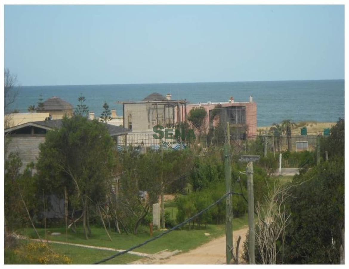 Venta de casa en Manantiales, 3 dormitorios, 3 baños, cerca del Mar.