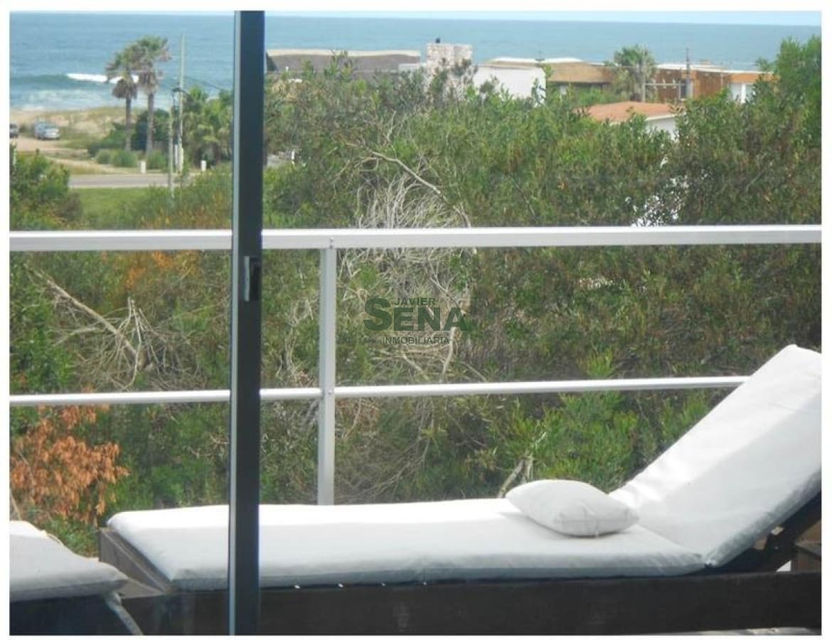 Venta de casa en Manantiales, 3 dormitorios, 3 baños, cerca del Mar.