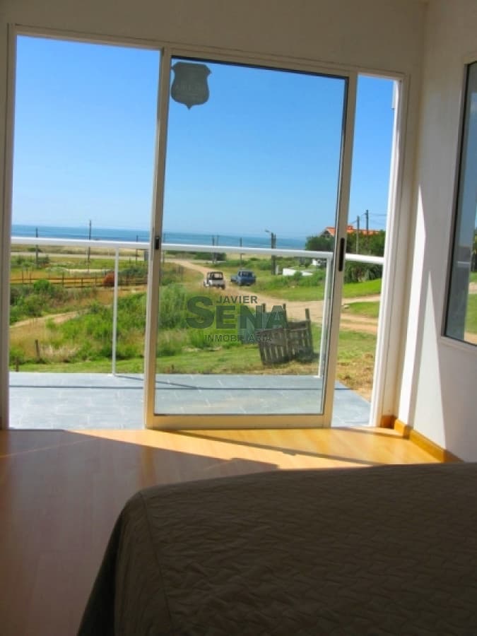 Venta y alquiler de casa en Manantiales, 3 dormitorios, 3 baños, cerca del Mar