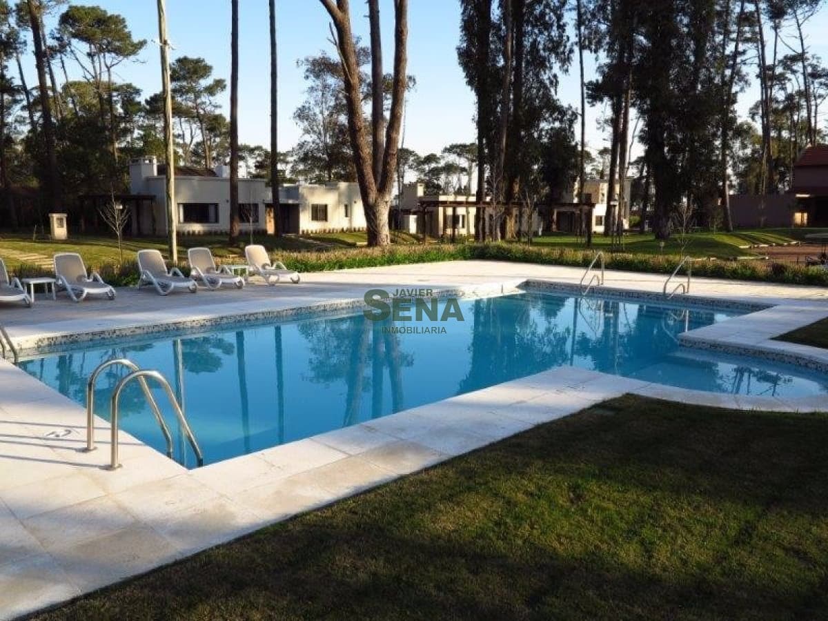 Venta y alquiler de casa en Pinares, lindo complejo, 2 dormitorios, 2 baños..
