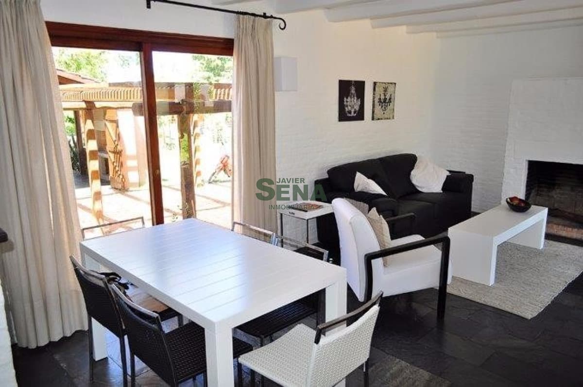 Venta y alquiler de casa en Pinares, lindo complejo, 2 dormitorios, 2 baños..