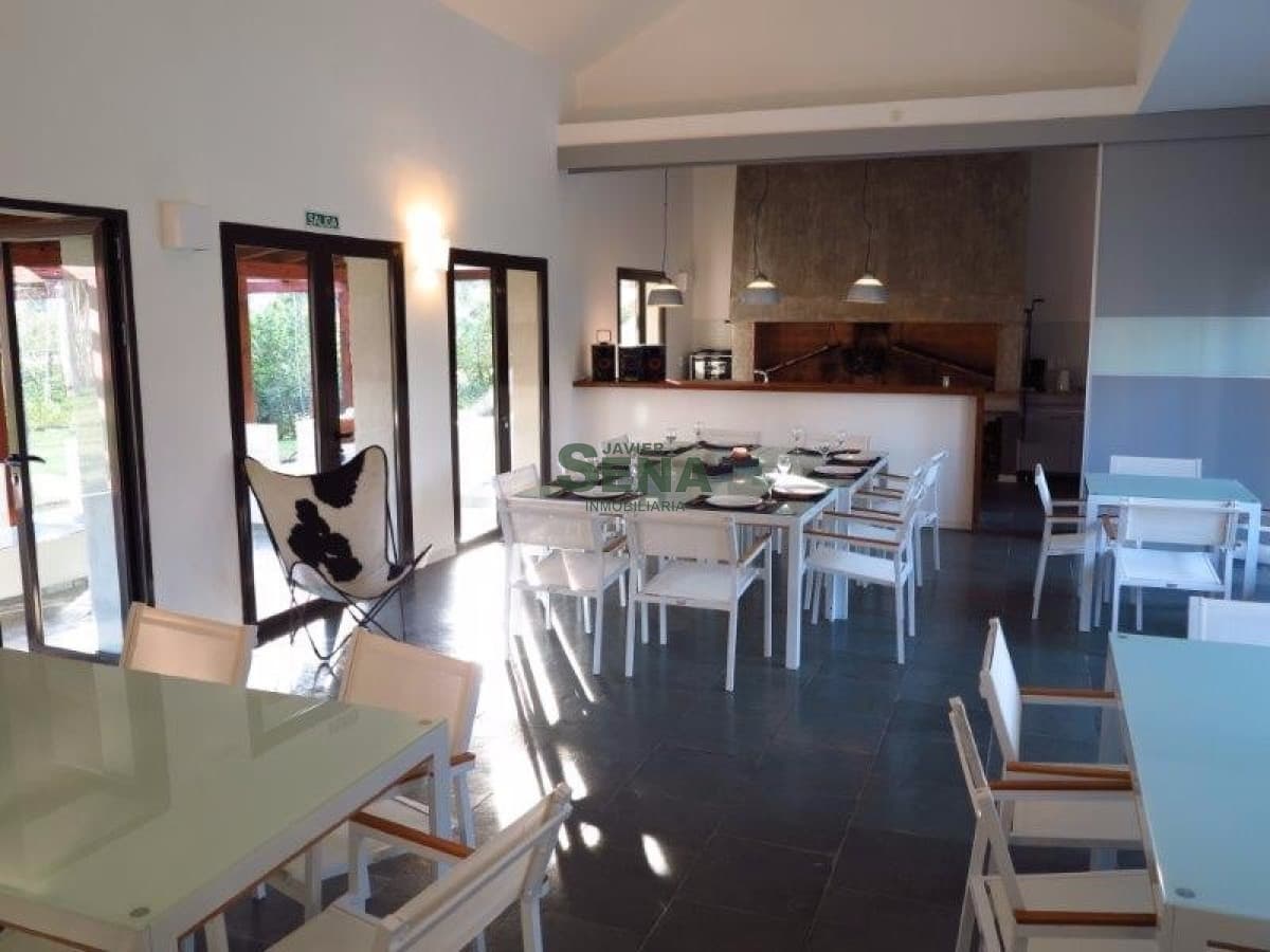Venta y alquiler de casa en Pinares, lindo complejo, 2 dormitorios, 2 baños..
