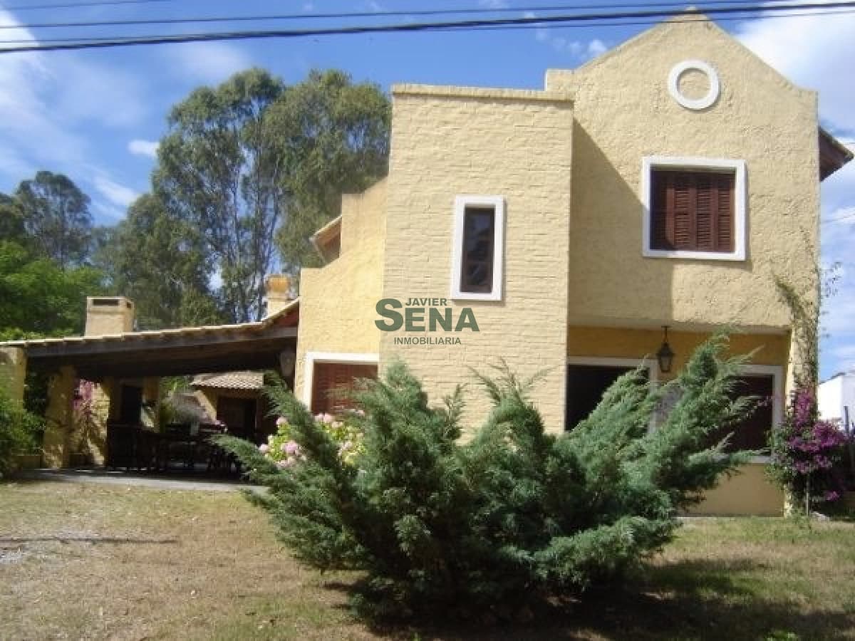 Venta en La Barra, 3 dormitorios, 3 baños muy linda, se permuta.  se alquila verano