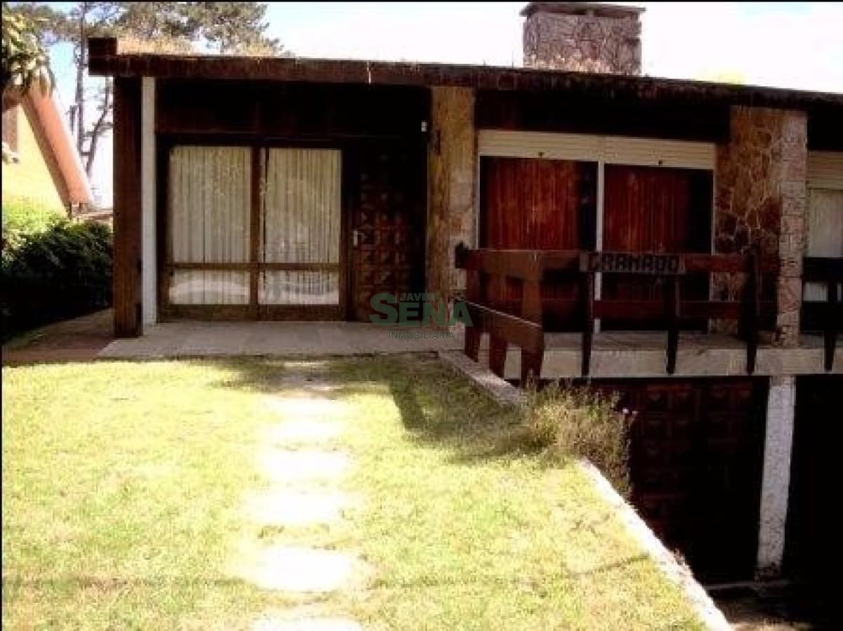 Venta y alquiler en la Mansa, 4 dormitorios, 3 baños, lindo lugar.