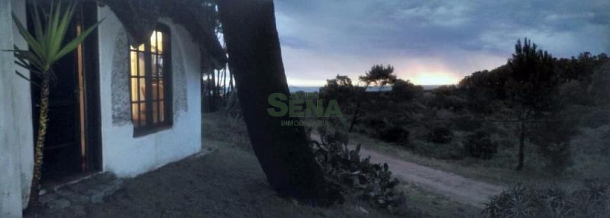 Venta y alquiler en la Mansa, casa de 4 dormitorios, parada 46 linda cabaña para descansar.