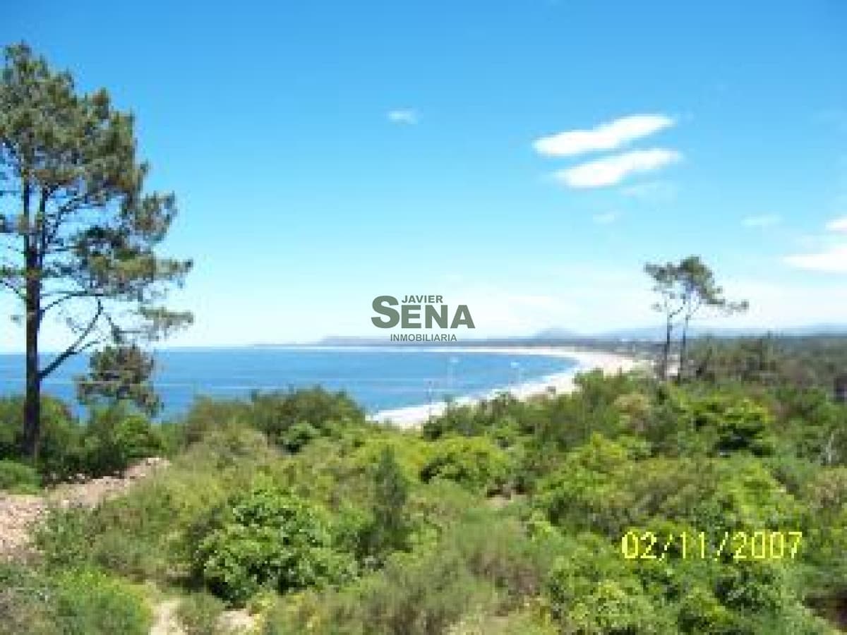 Venta de Chalet en PUNTA BALLENA, 3 dormitorios, 2 baños, se permuta.