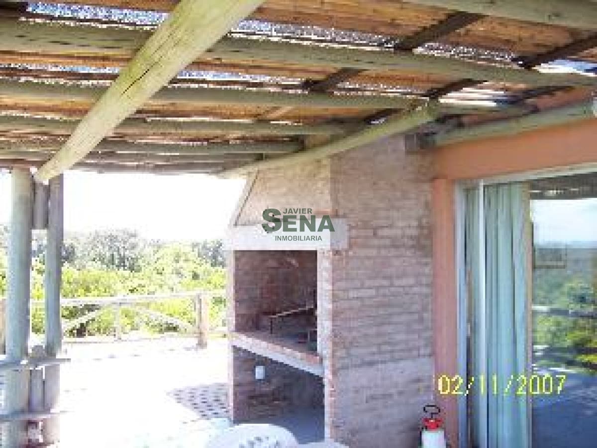 Venta de Chalet en PUNTA BALLENA, 3 dormitorios, 2 baños, se permuta.