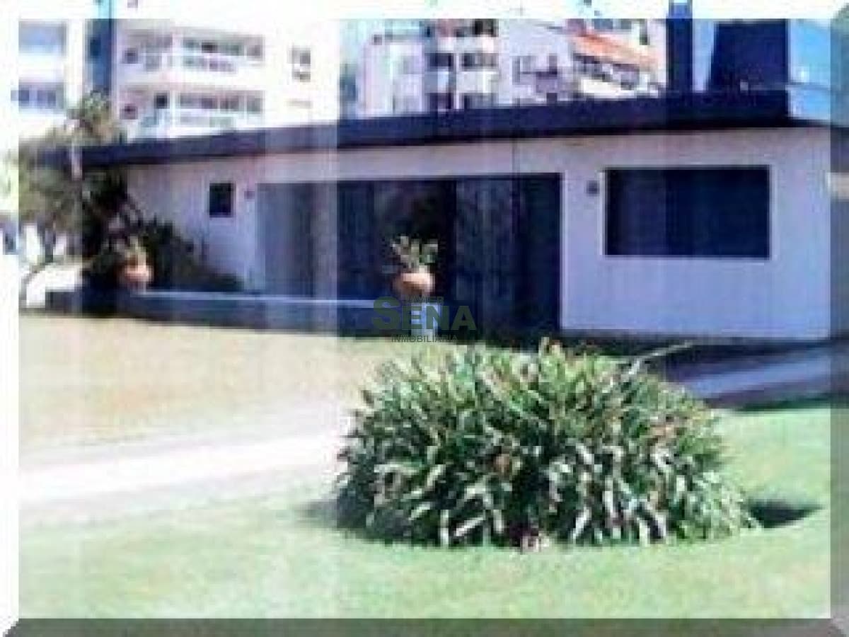 Alquiler de casa frente al Mar, brava, 3 dormitorios, 2 baños, linda zona.