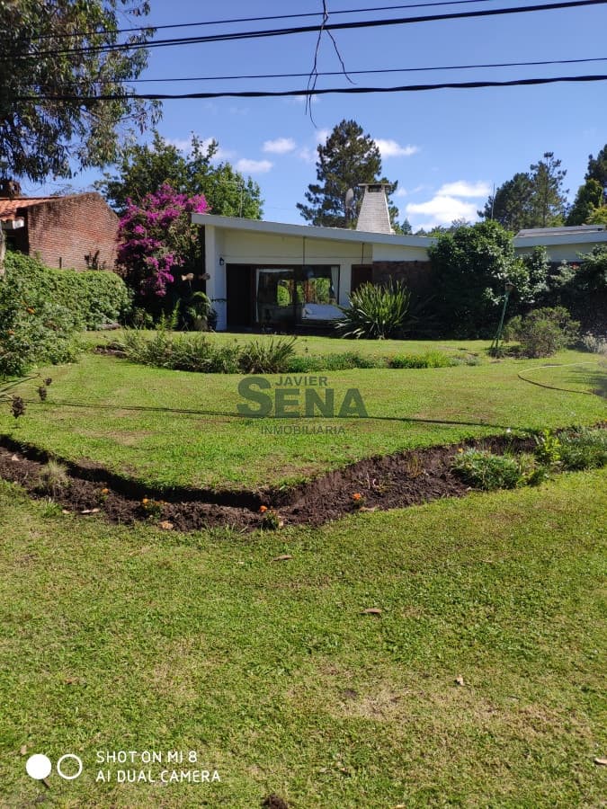 Venta y alquiler Casa en Pinares, 4 Dormitorios,  3 Baños, parque, cerca del Mar