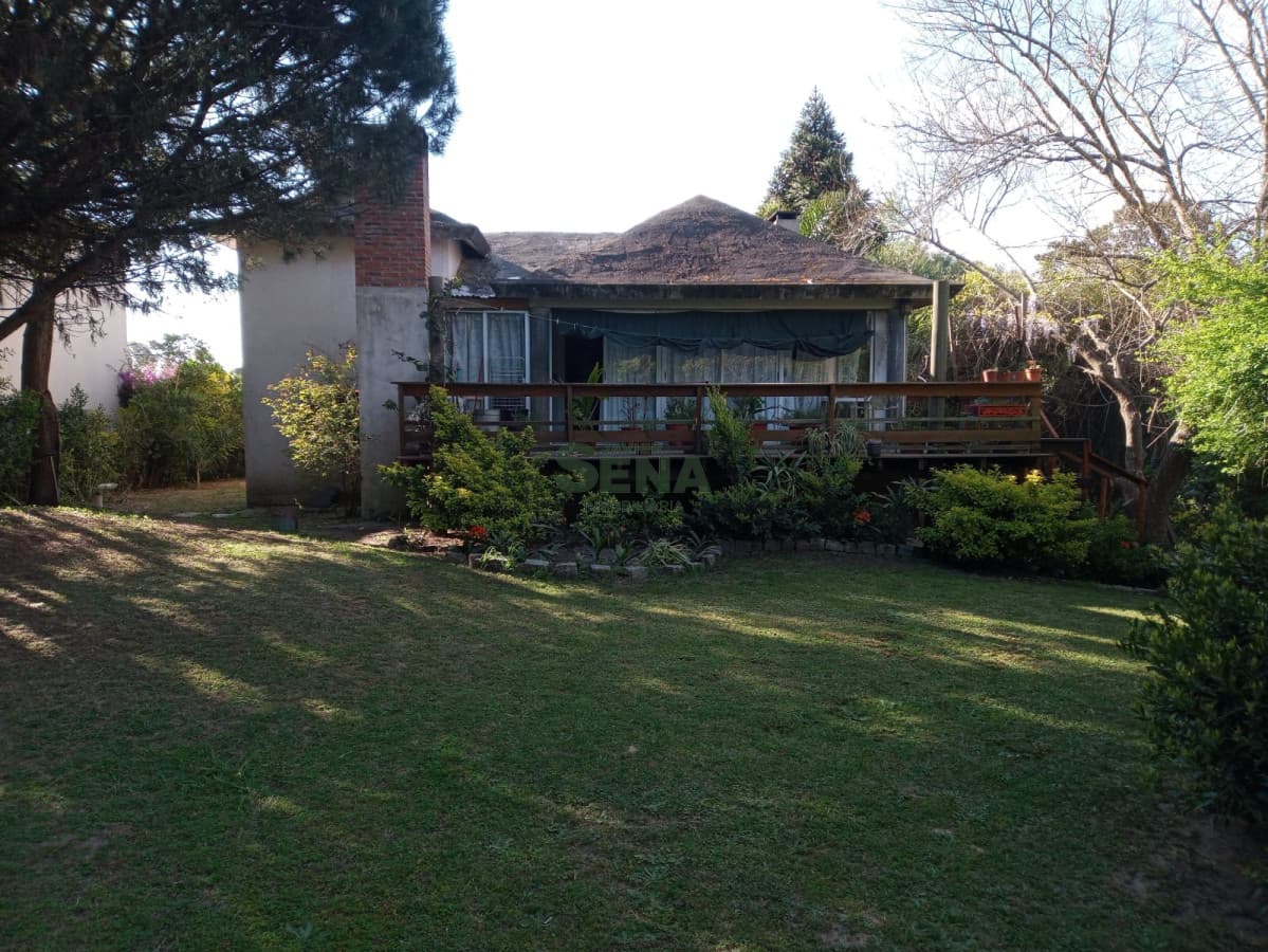 Venta de casa en Rincon del indio, 3 dormitorios, 3 baños, vivir todo el año.