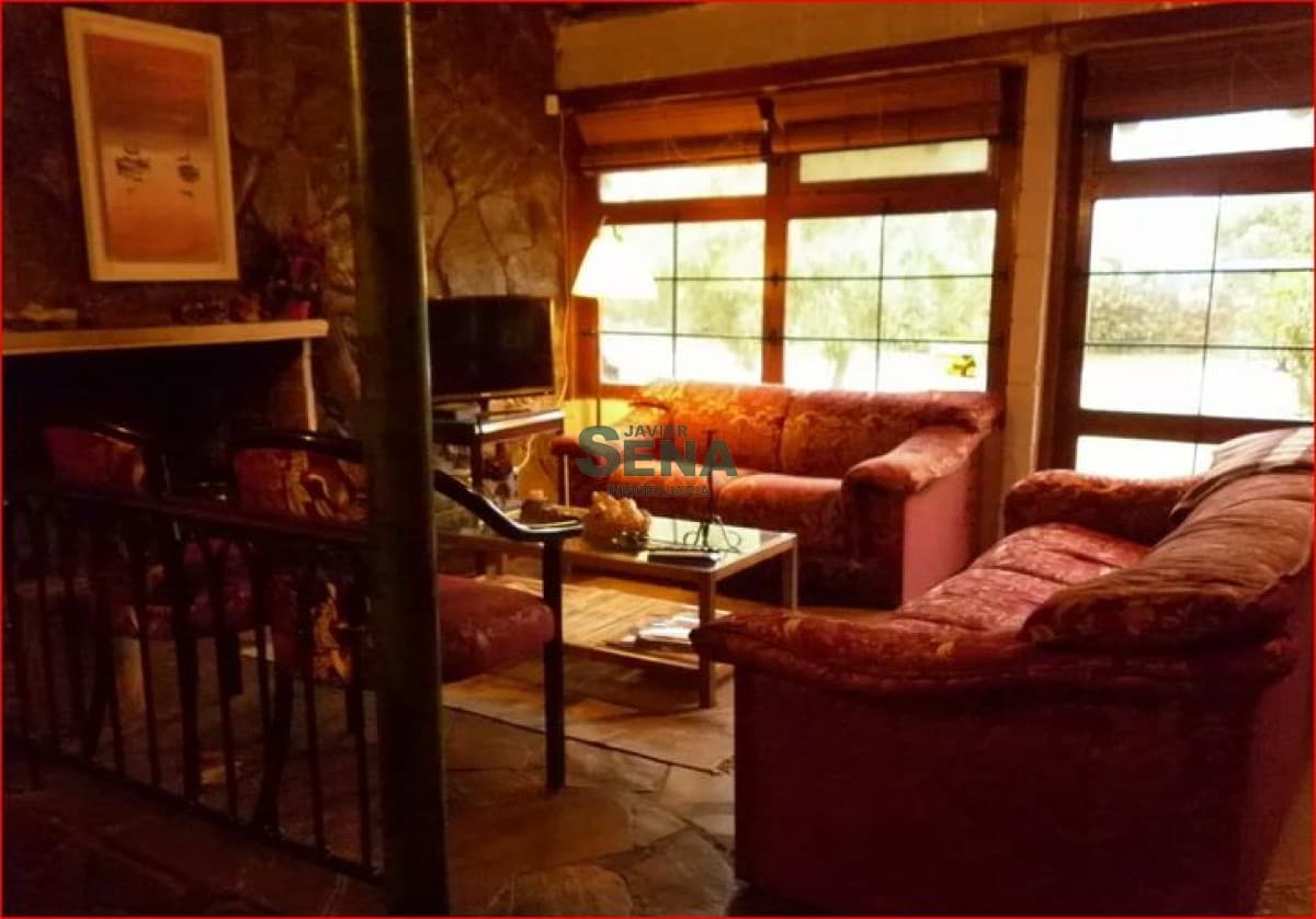 Alquiler de casa en Pinares, 2 dormitorios, 2 baños, buen lugar para descansar.