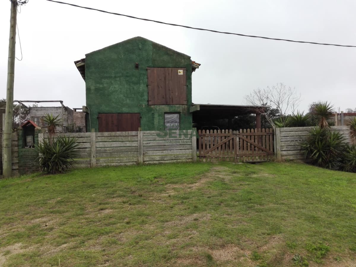 Venta de casa en Santa Monica, 2 dormitorios, baño, lindo lugar.