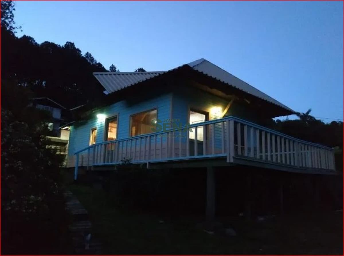 Alquiuler de casa en Punta Ballena, 2 dormitorios, baño, buen lugar y cerca del mar.