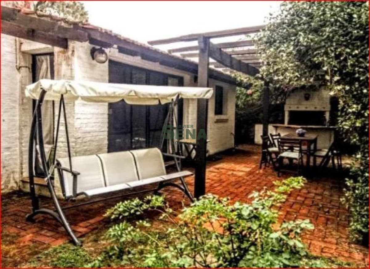 Alquiler de casa en Laguna del diario, 3 dormitorios, 3 baños, lindo lugar y buena casa.
