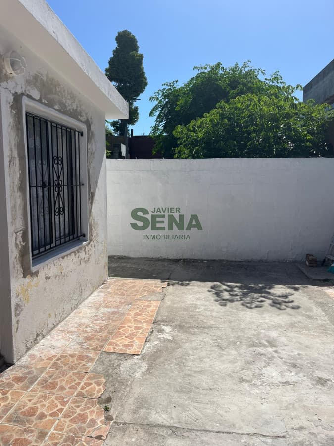 Venta de casa de 2 dormitorios, baño,  en centro de Maldonado.