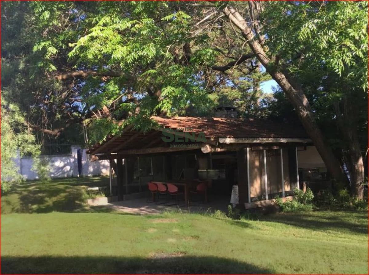 Alquiler de casa en la mansa, 4 dormitorios, 3 baños, precioso lugar cerca del mar.