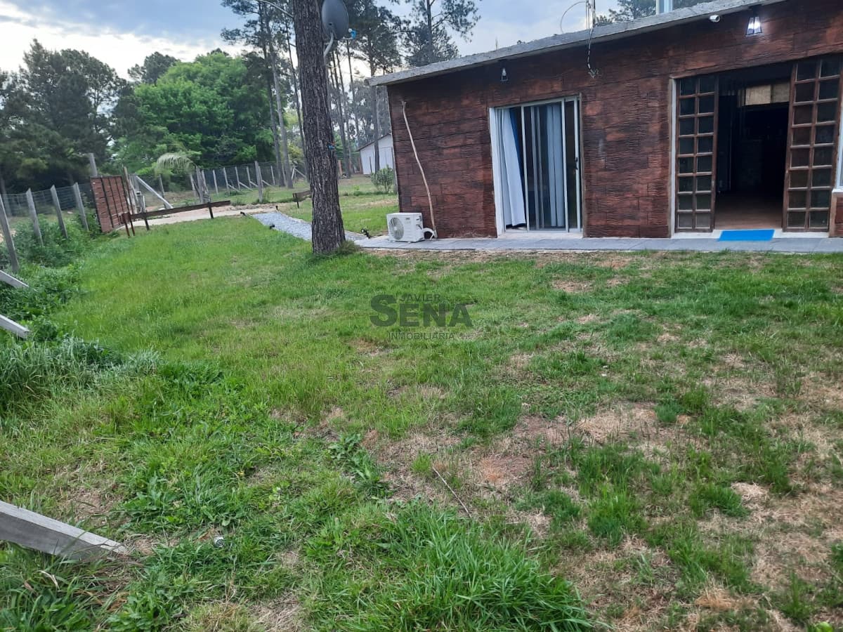 Alquiler de casa en Punta Ballena, 3 dormitorios, 3 baños, piscina, buena edificacion y entorno.