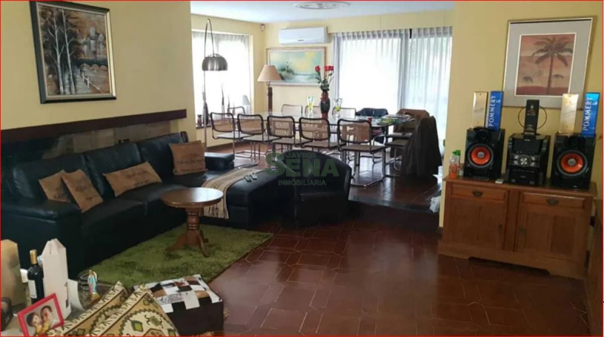 Venta y alquiler casa en Cantegril, 5 dormit, 9 baños, piscina, buen terreno.