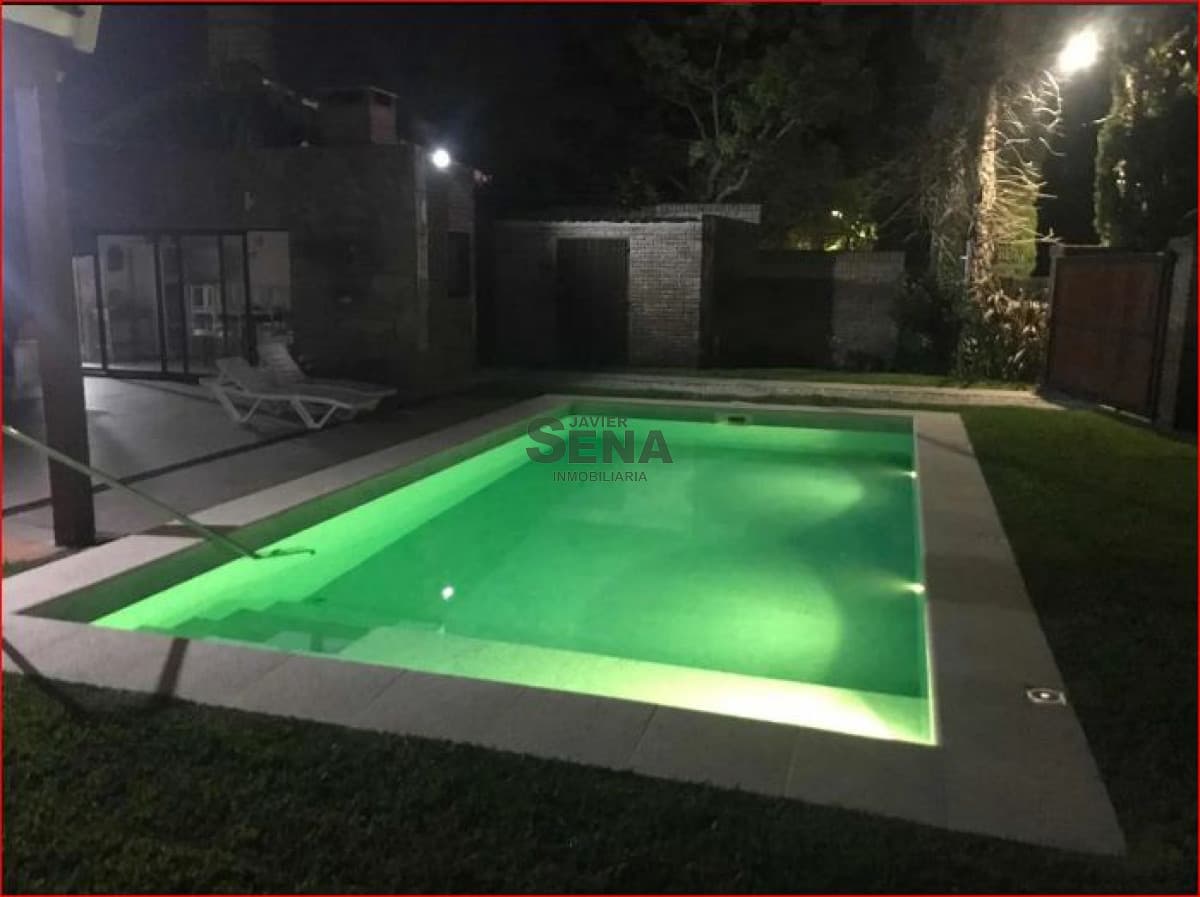 Alquiler de casa en la mansa, 5 dormitorios, 5 baños, piscina, cerca del mar, buena casa.