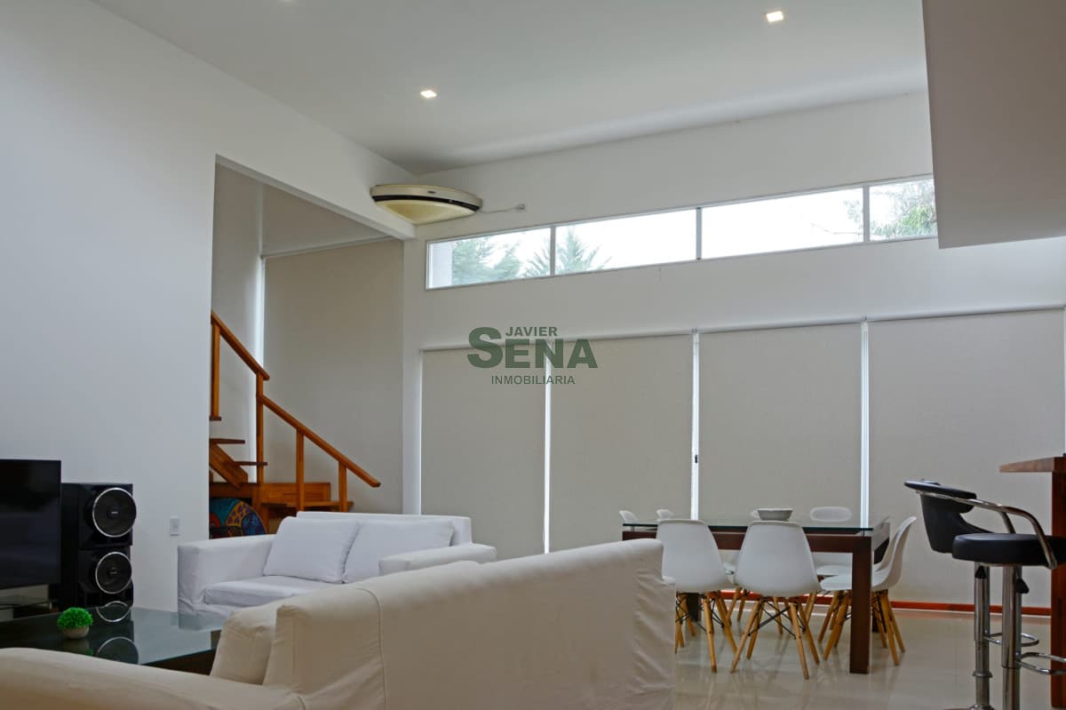 Venta de casa en Bervely Hill, 3 dormitorios, 3 baños, gran parque.