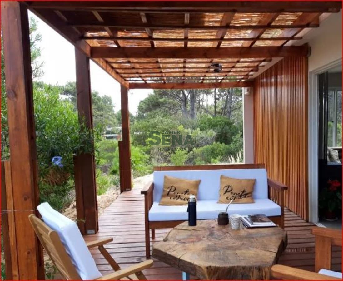Alquiler de casa en Chiuhua, 2 dormitorios, baño, lindo parque cerca del mar.