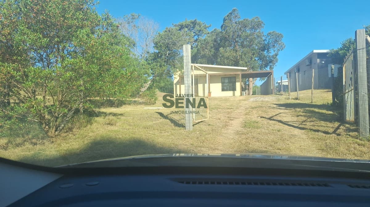 Venta de casita en terreno de casi 1500 mts 2 en Club del Lago
