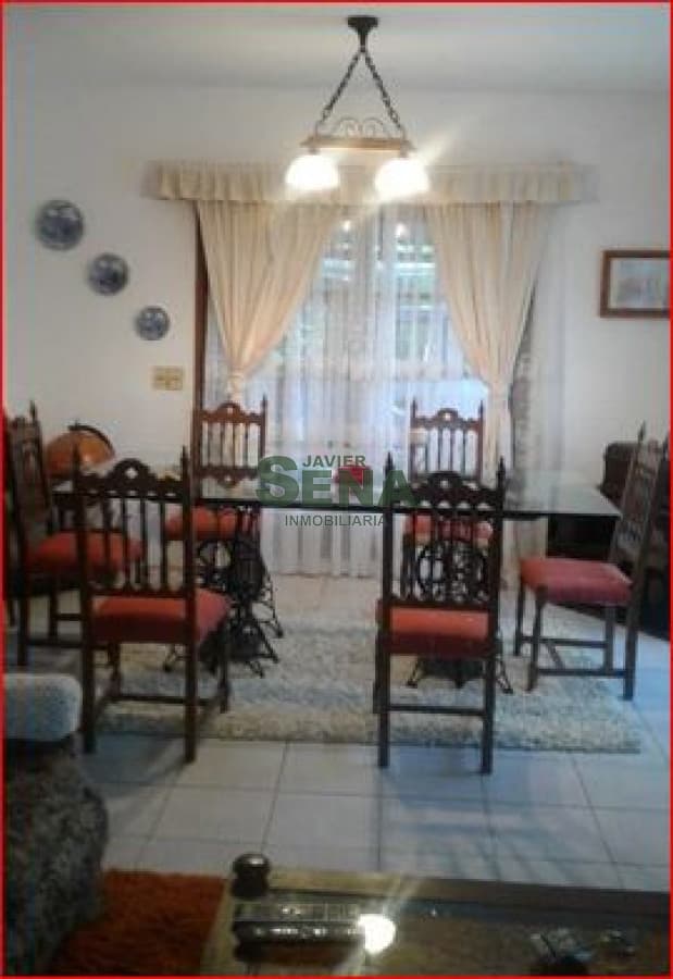 Alquiler de casa en Jardines de Cordoba, 3 dormitorios, 2 baños, buen lugar cerca de todo.