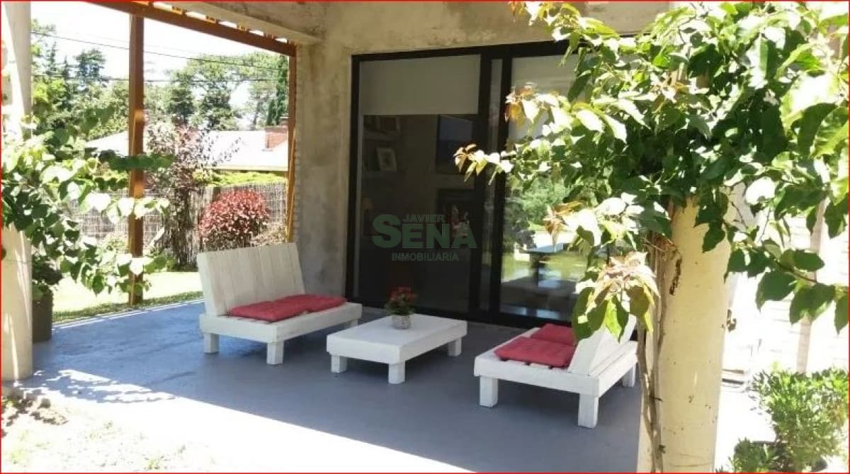 Alquiler de casa en San Rafael, 4 dormitorios, 3 baños, gran lugar.