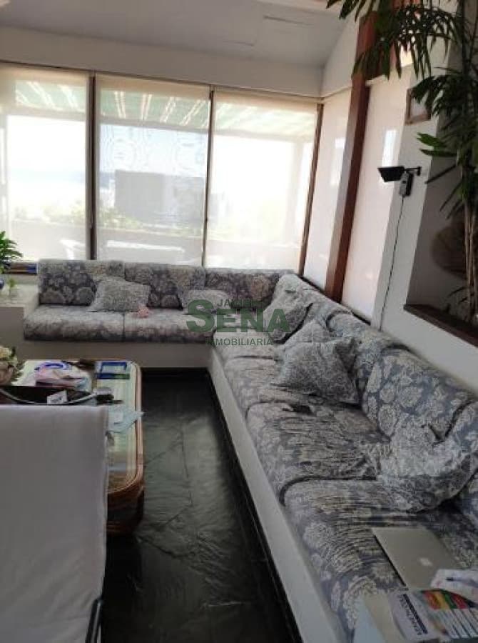 Venta y alquiler en La barra, 4 dormitorios, 3 baños, cerca del mar.-