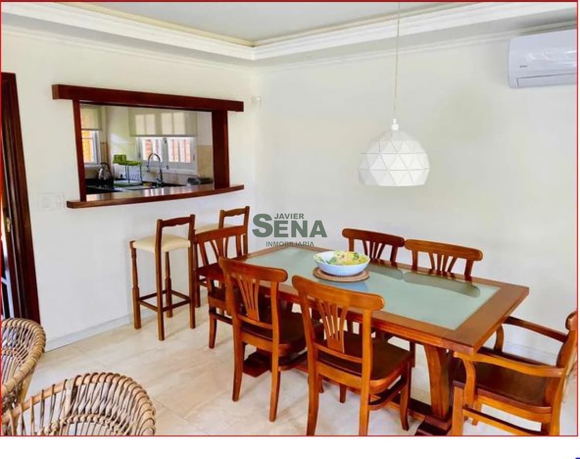 Venta de casa en la Mansa, 5 dormitorios, 4 baños, cerca del mar.