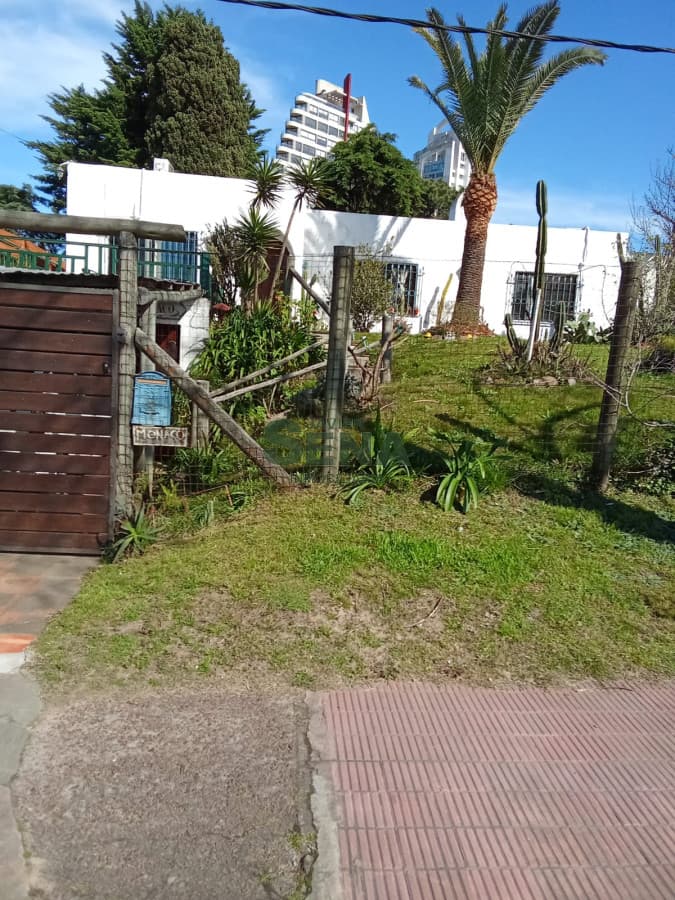 Venta de Casa en Brio Monaco,  3 dormitorios (uno en suite) y 3 baños, con amplio living comedor de 6x4, gran oportunidad en muy buena ubicación