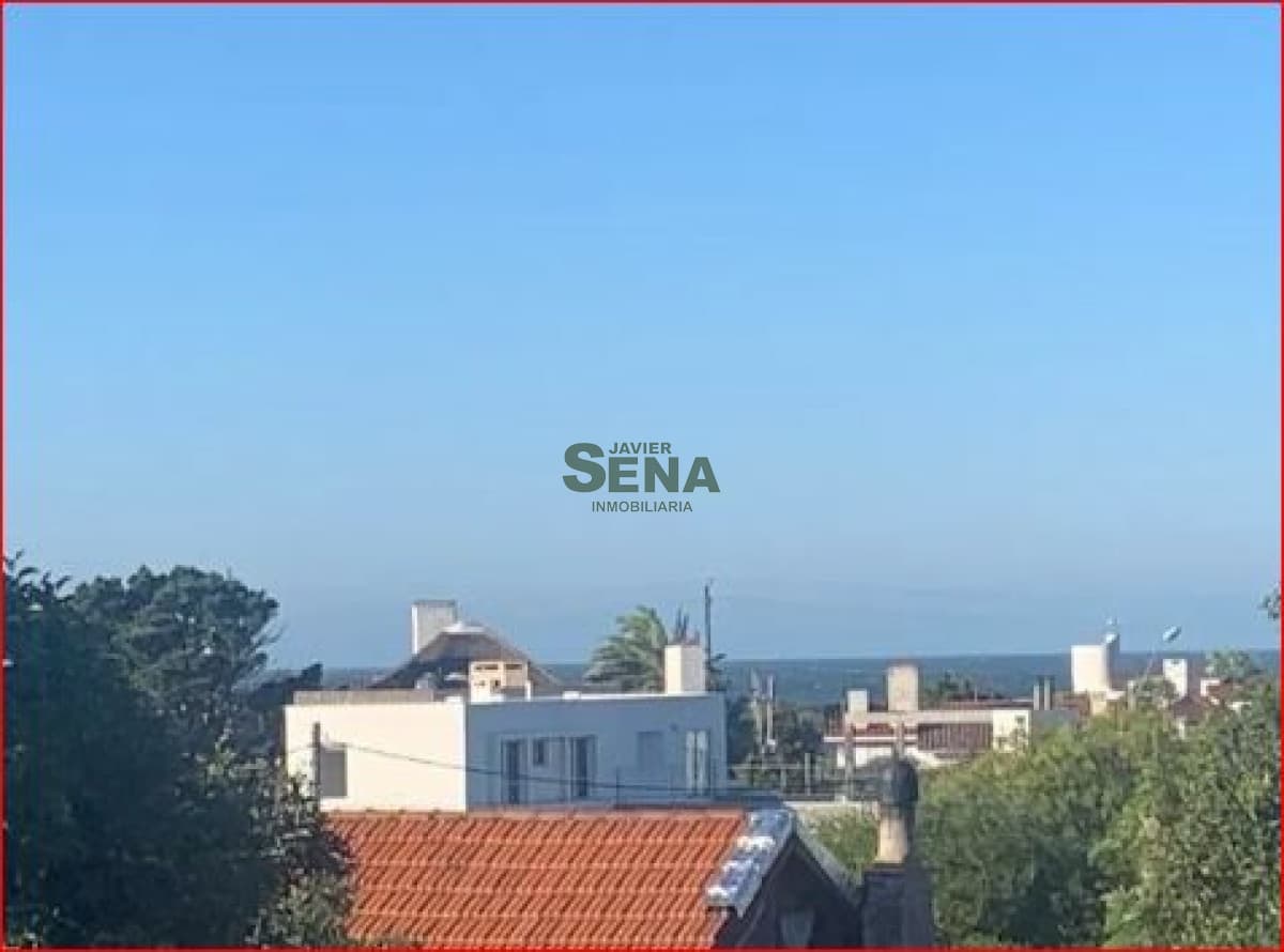 Venta de casa en las Grutas, 2 dormitorios, 2 baños, linda vista y buena construccion.