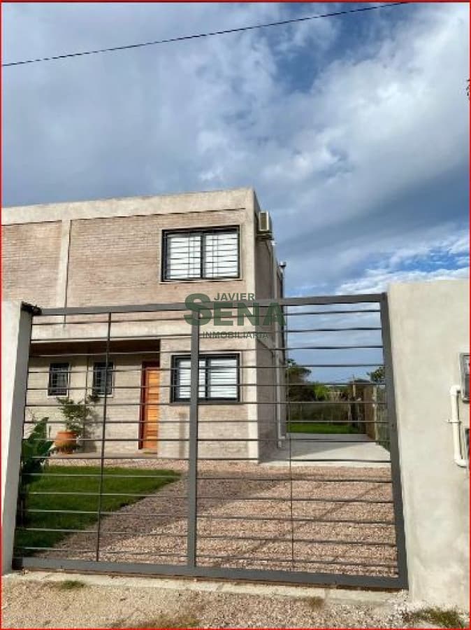 Alquiler en Brio buenos aires, 3 dormitorios, 2 baños, linda casa en P.H. cerca del mar.