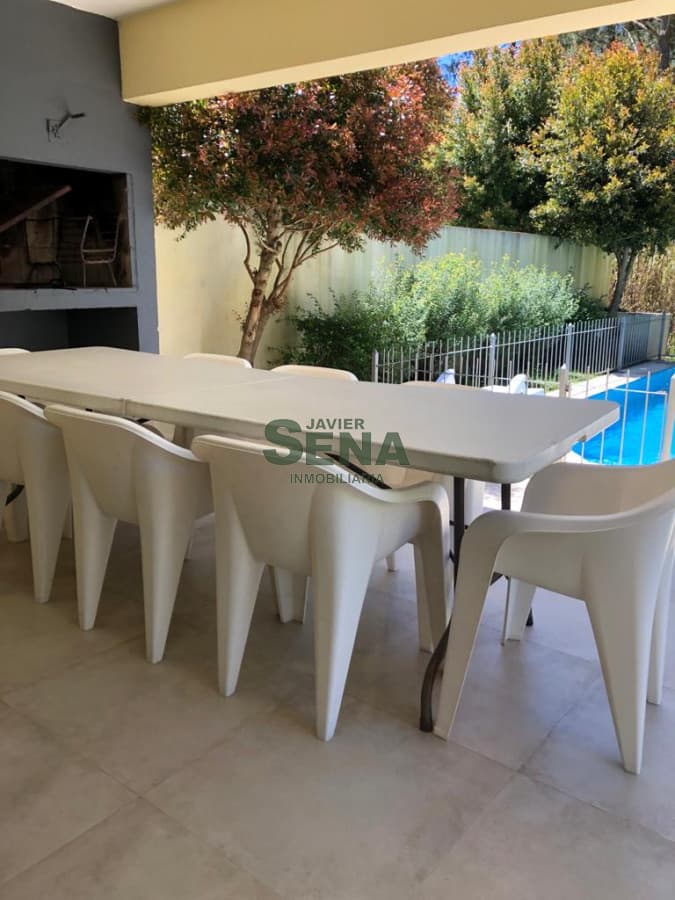 Alquiler de casa en Solanas, 4 dormitorios, 3 baños, piscina, lindo parque, vivgilancia.