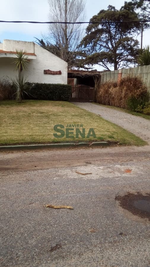 Alquiler de casa en San Rafael, 3 dormitorios, 2 baños, divino lugar.