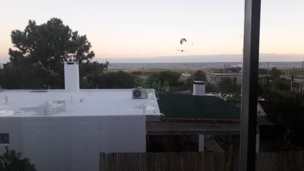 venta y alquiler de casa en Brio Buenos Aires, 4 dormitorios, 4 baños a metros del mar.