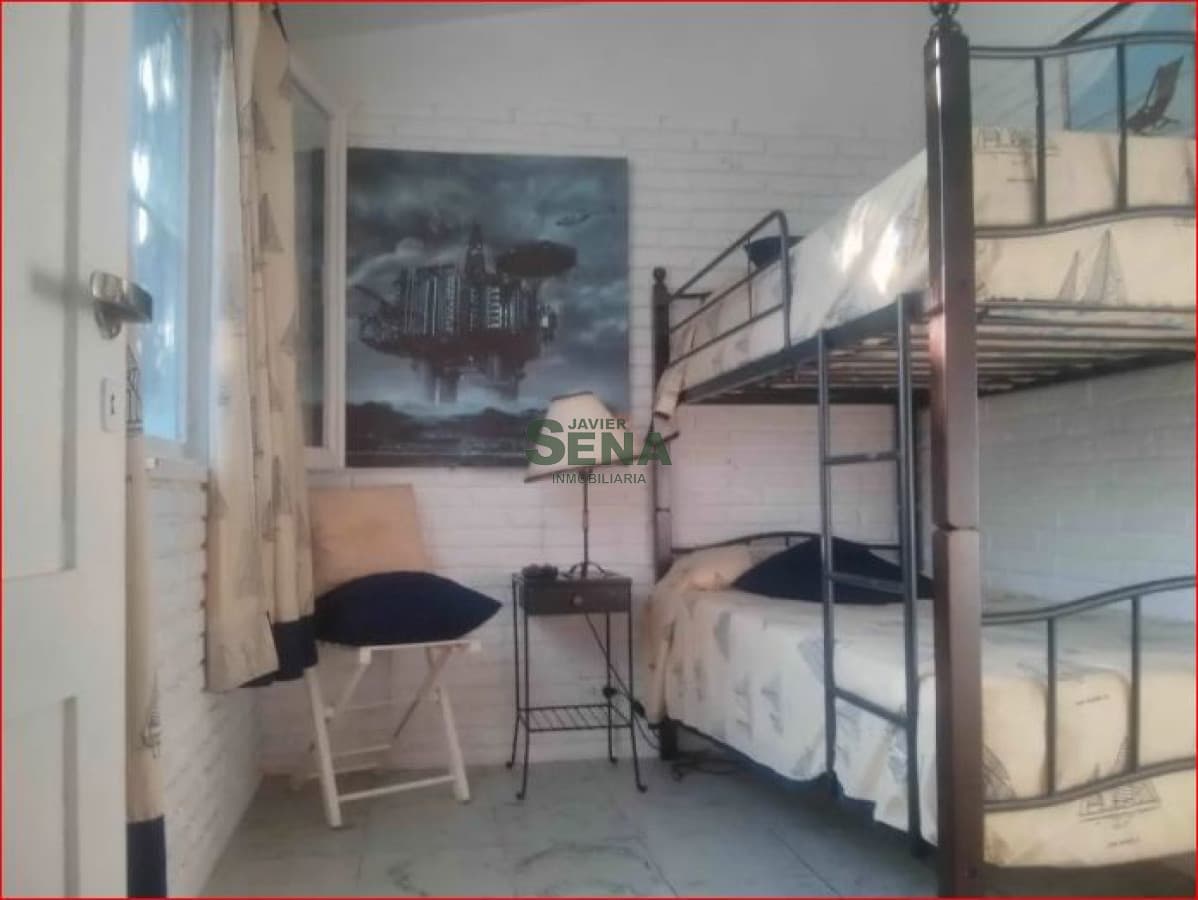 Alquiler de casa en la Mansa, 3 dormitorios, 2 baños, linda casa cerca del mar.