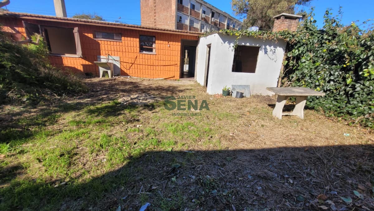 Venta de casa en Maldonado, 3 dorm más habitación con galpón.