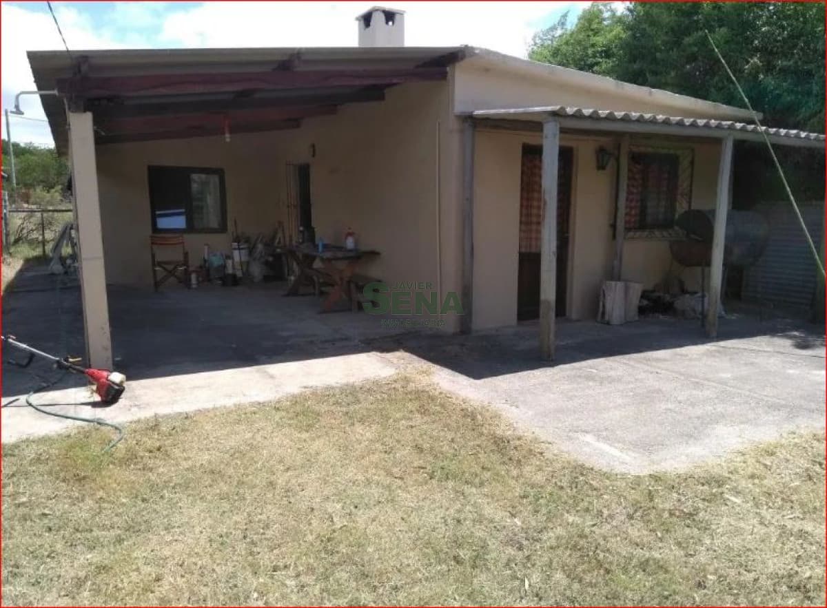Venta de casa en el Chorro, 2 dormitorios, baño, terreno bien alto.
