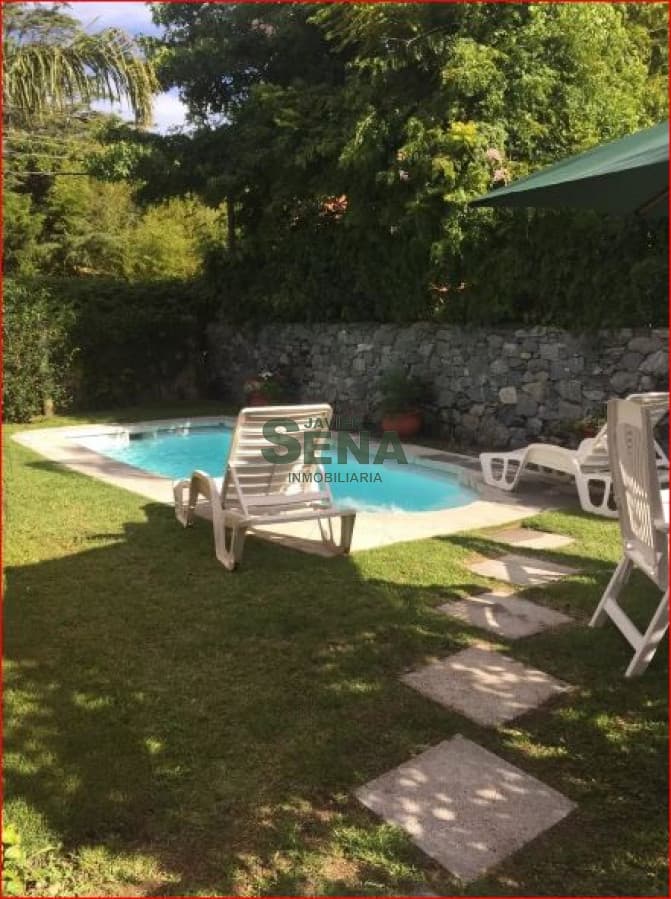 Alquiler de casa en Jardines de Cordoba, 2 dormitorios, baño, piscina.