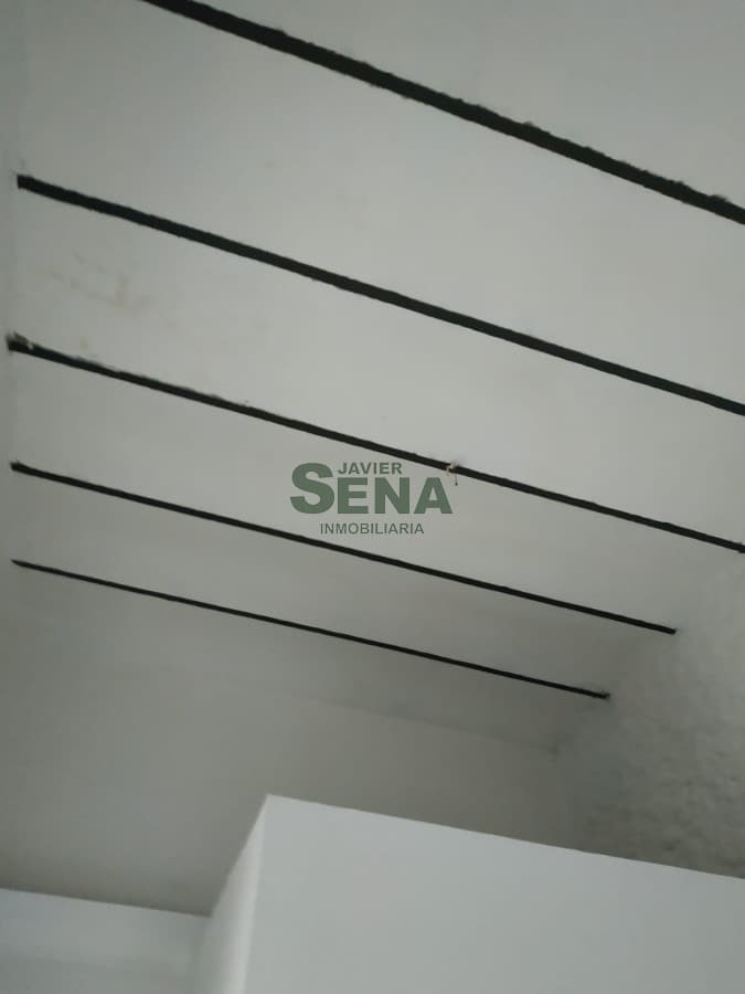 Venta de casa en Montevideo, 9 dormitorios, 4 baños, buen negocio.