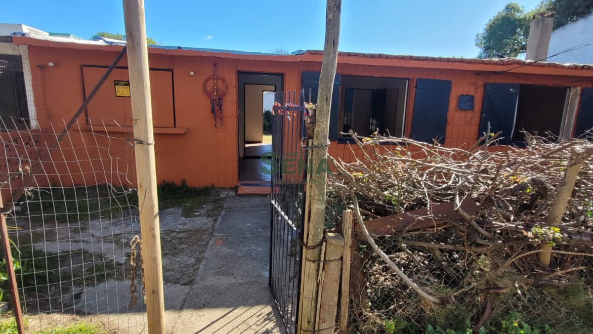 Venta de casa en Maldonado, 3 dorm más habitación con galpón.