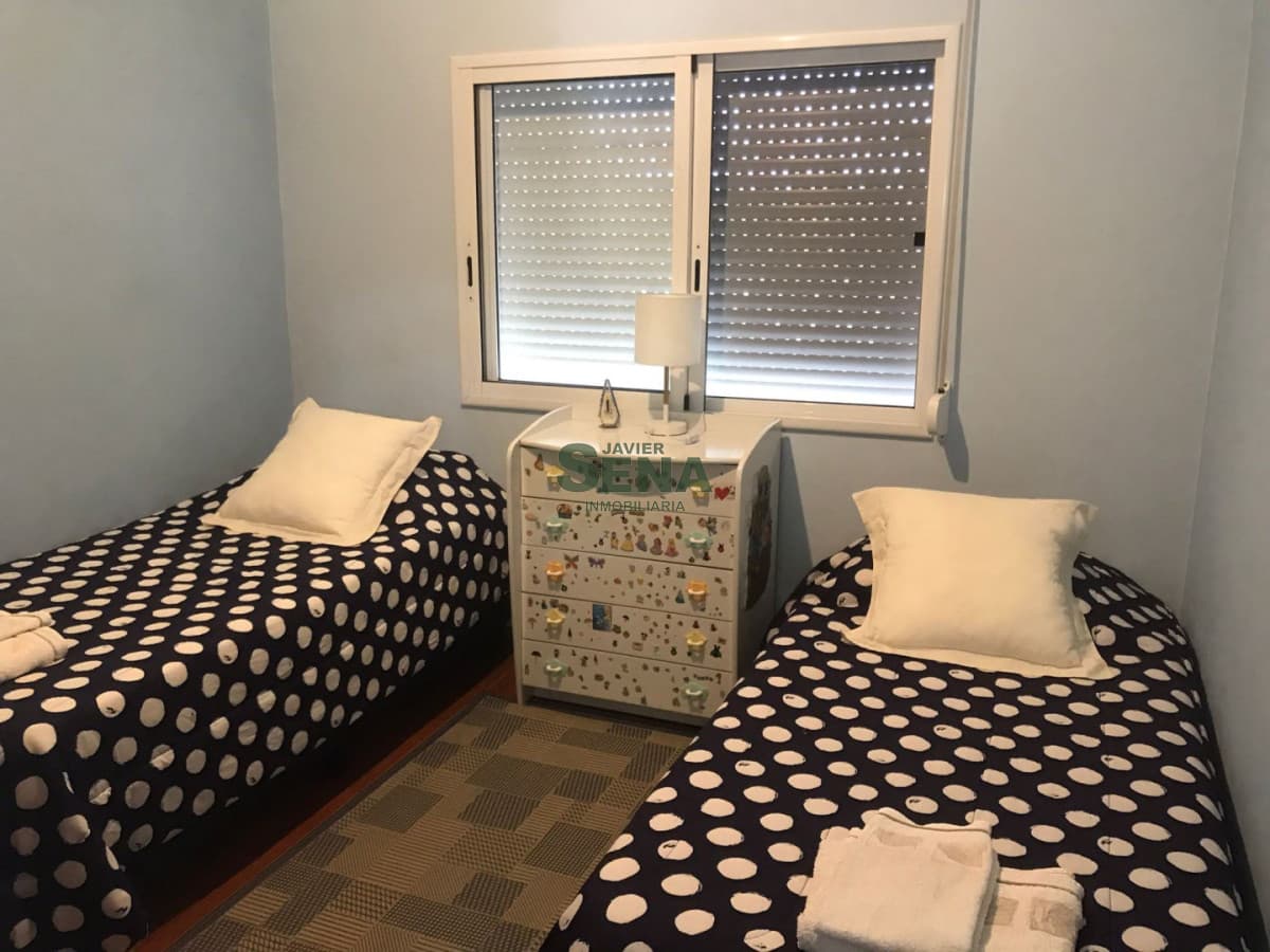 Venta de hermosa casa de 220 m2 en Lausana 3 dorm, 2 baños, buena construccion.