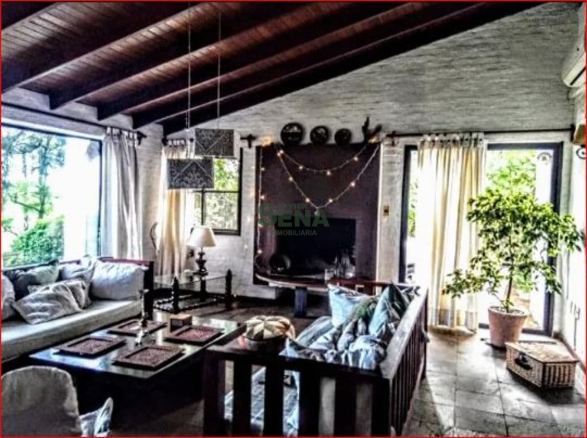 Alquiler de casa en Laguna del diario, 3 dormitorios, 3 baños, lindo lugar y buena casa.