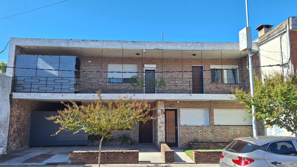 Venta de casa 2 dormitorios, 2 baños,  600m2 de terreno en centro de Maldonado